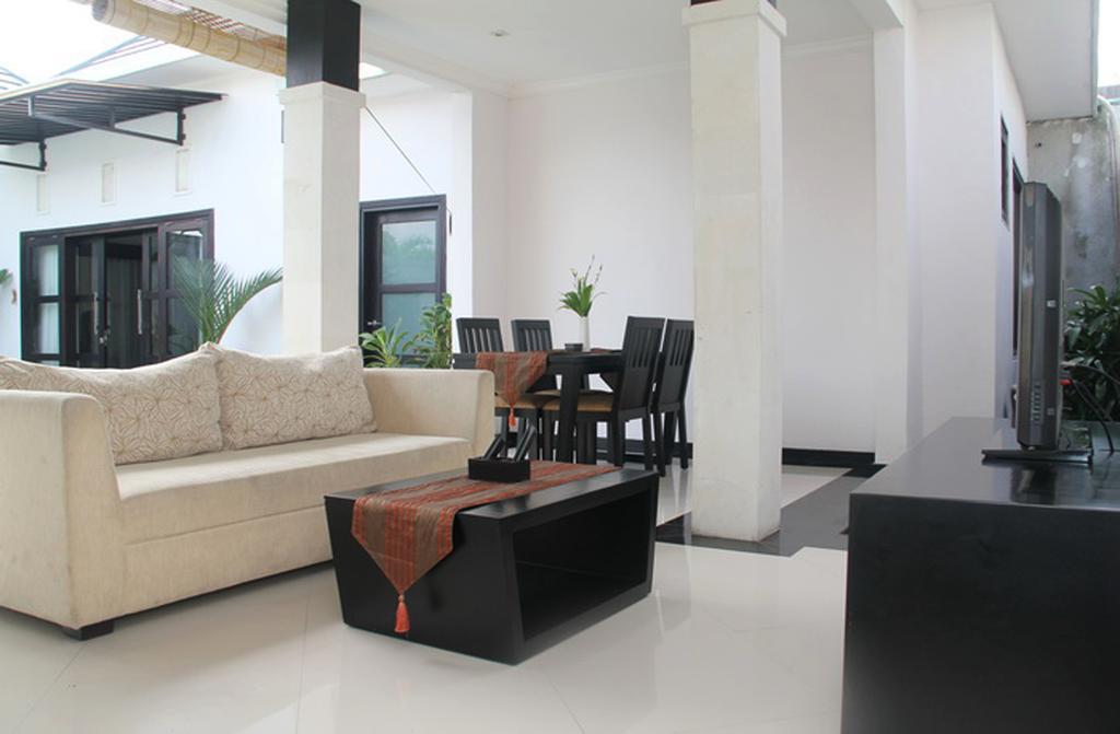 La Villais Kamojang Hotel Seminyak Room photo