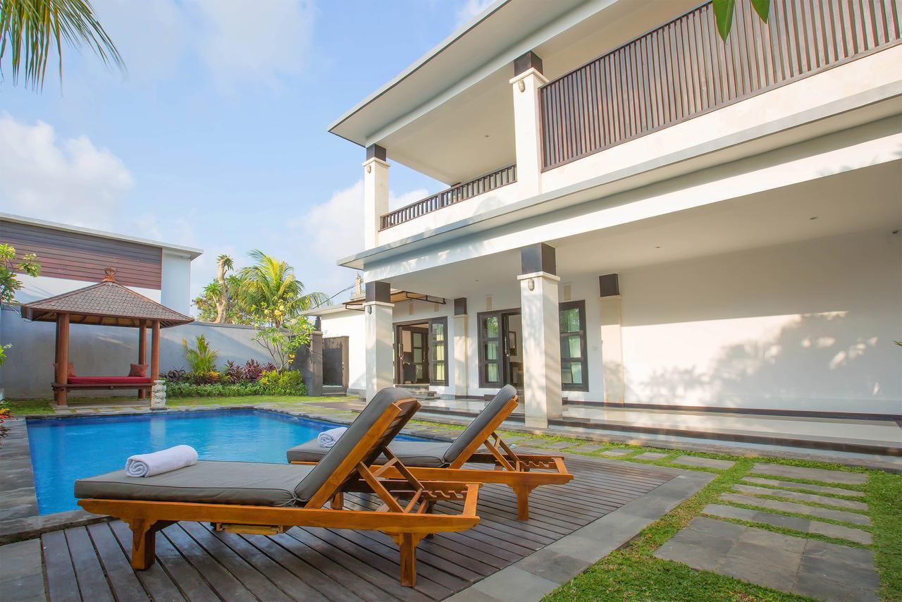 La Villais Kamojang Hotel Seminyak Exterior photo